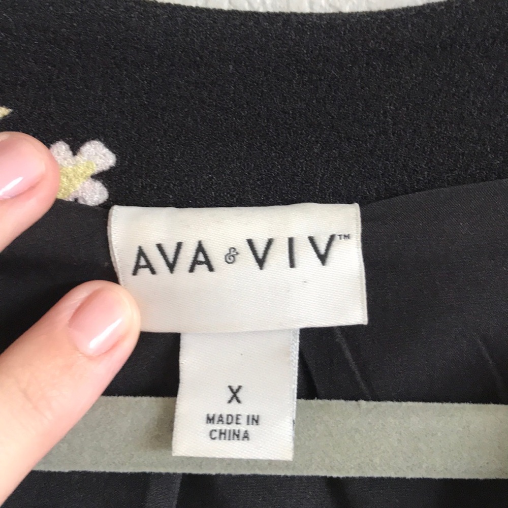 3/$20 AVA & VIV Bomber Jacket - Picture 4 of 8